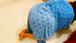 Saudi MILF Hot Stepmom gets stuck under Bed while cleaning then Stepson comes & Help - Huge Ass cum