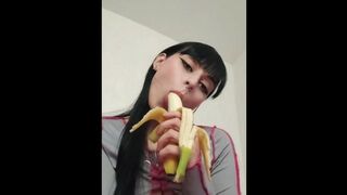 Girl Makes a Deep Blowjob, a lot of Saliva